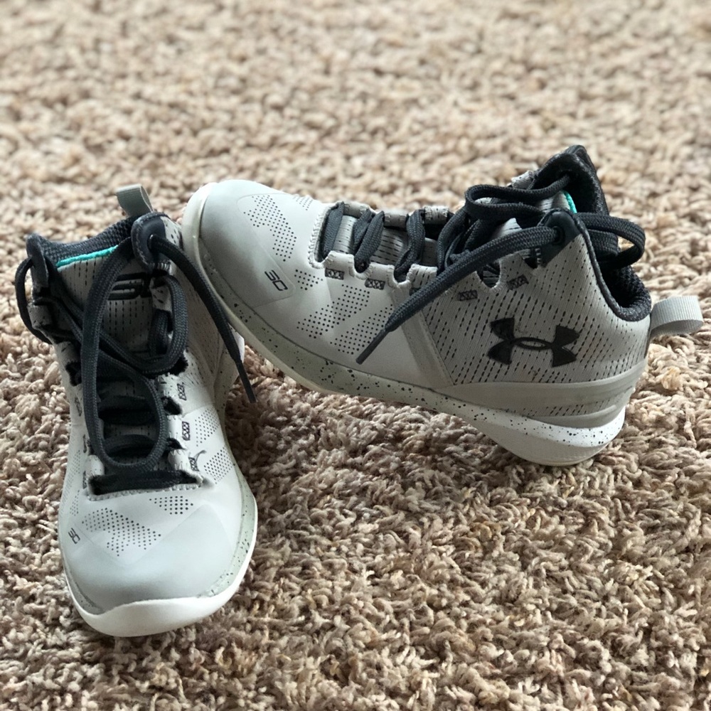 Under Armour  (Stephen Curry) basketball shoes